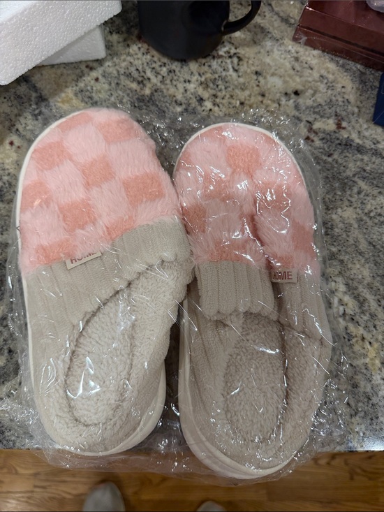 Other - Cozy Pink Check Slippers - Plush Indoor Shoes size 40-41 NWT